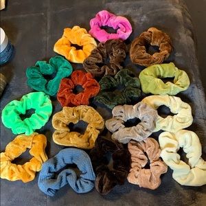 17 scrunchies